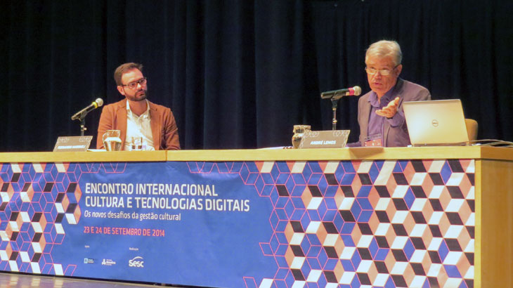 André Lemos, à direita, falou sobre a cultura como rede e as redes da tecnologia digital.