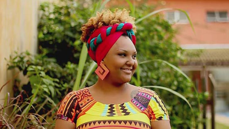 Michelle Fernandes, designer de turbantes e acessórios afro.