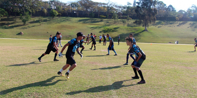 Futebol Americano no Campo de Futebol do Sesc Interlagos (Foto: Vitor Seiya) 