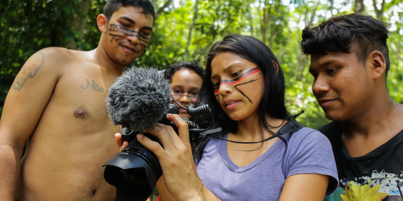 Em todo o país, comunicadores indígenas de diferentes etnias criam e ocupam canais de notícias. Foto: Tiago Meirelles.