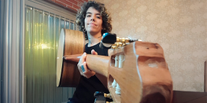 oficina Pequenos Reparos em Instrumentos de Cordas com Cibele Minder