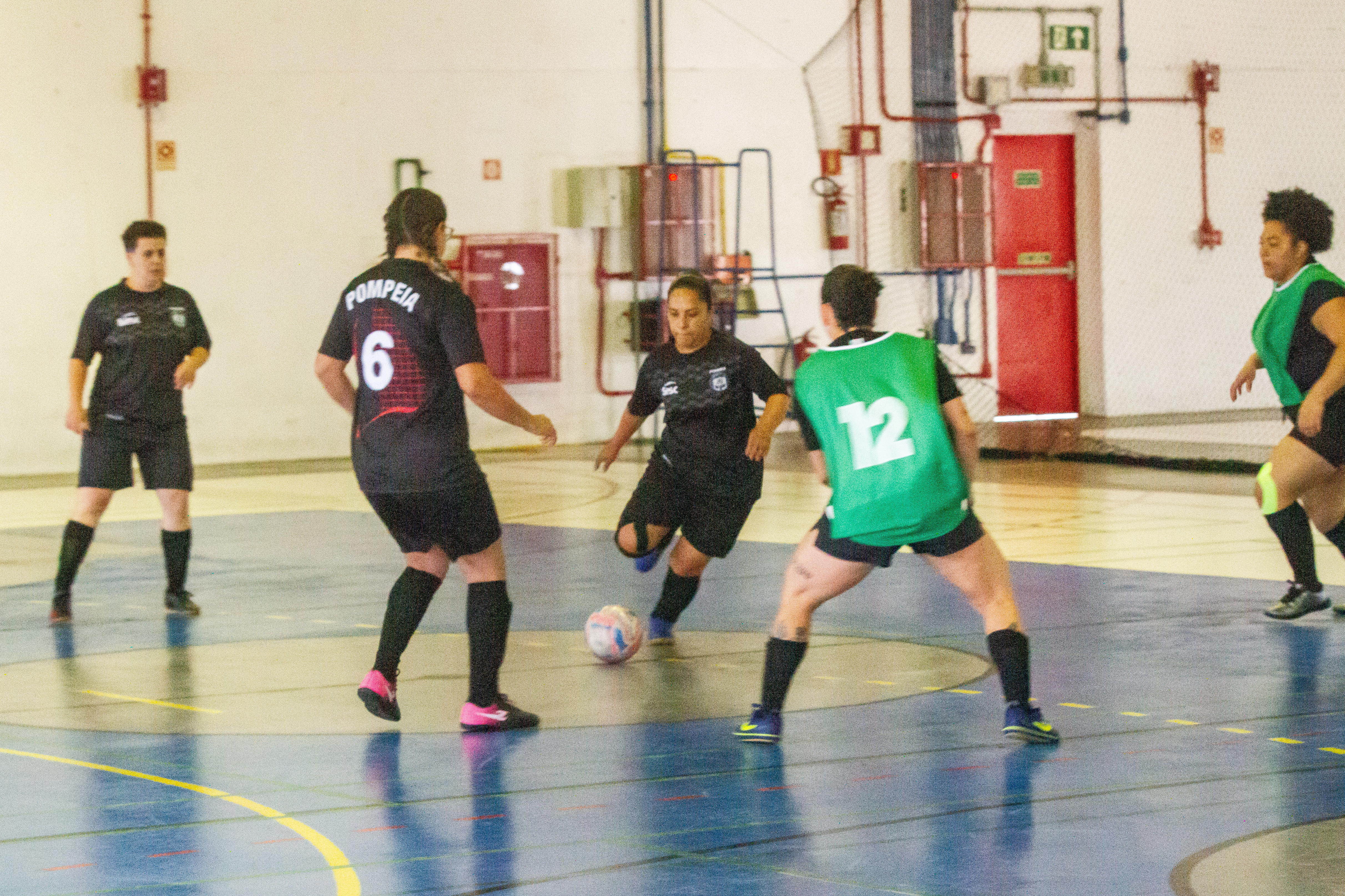 Cover image for Esporte Adulto – Iniciação Futsal Feminino