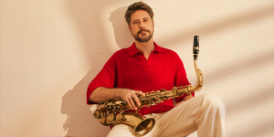 show César Roversi Reverso