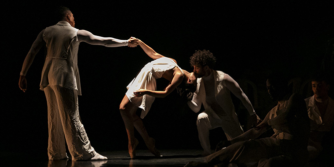 Espetáculo Le Bizu, com a Clarin Cia. de Dança