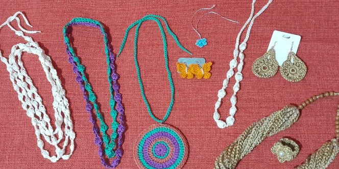 colar de crochê - créd. Regina Almeida