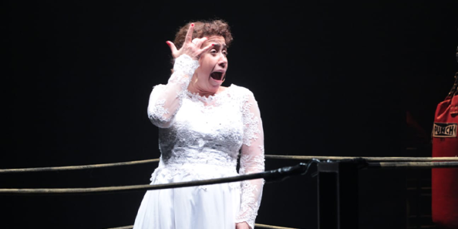 Foto: Luvas e Anéis