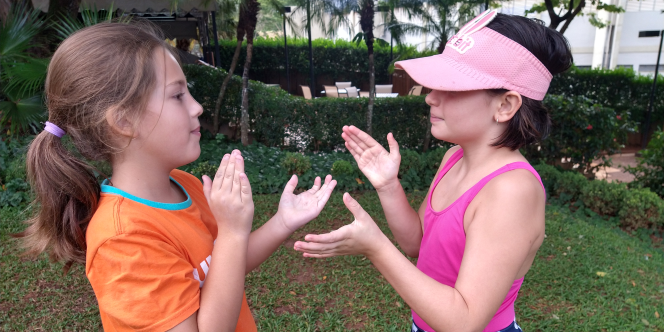  Brincadeiras de mão (Foto Ana Carolina e Elaine Rodrigues)