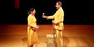 Crianças espetáculo Espaço de Brincar A Casa que Espera Com Cia. Sobrevento