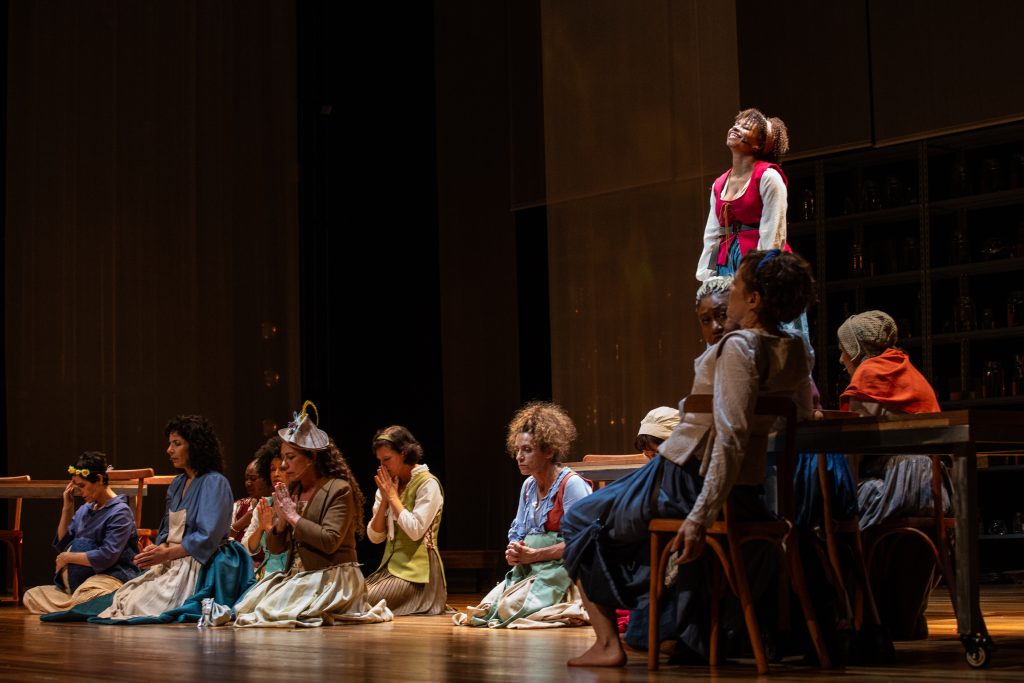 O céu fora daquela janela