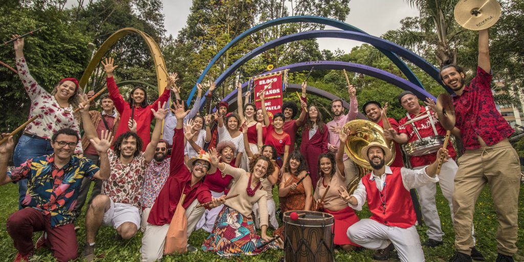 Foto dos integrantes do Bloco de pífanos