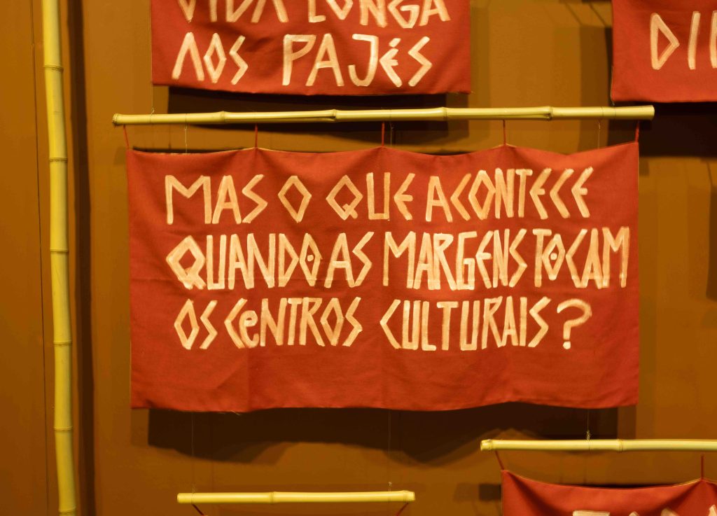 Sorocaba 06 de março de 2026 | 4ª edição da Frestas – Trienal de Artes no Sesc Sorocaba que ocorre de 28 de fevereiro a 16 de agosto de 2026, com o tema "do caminho um rezo | Gustavo Caboco | Questão em suspenso | Foto: Nilton Fukuda