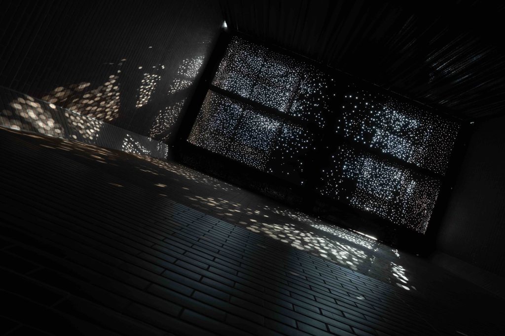 T Carolina Cordeiro OBRA Dizem que ha silencio todo negro 004