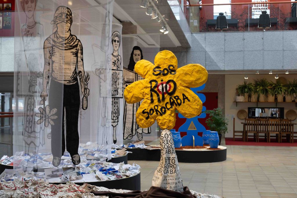 Sorocaba 06 de março de 2026 | 4ª edição da Frestas – Trienal de Artes no Sesc Sorocaba que ocorre de 28 de fevereiro a 16 de agosto de 2026, com o tema "do caminho um rezo | Discórdia e Étore Piqueira e Margarida Libre e Flamas | Memórias do rio | Foto: Nilton Fukuda