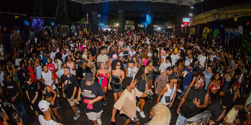 Dança aula espetáculo No Passo do Charme com Baile Charme do Viaduto de Madureira