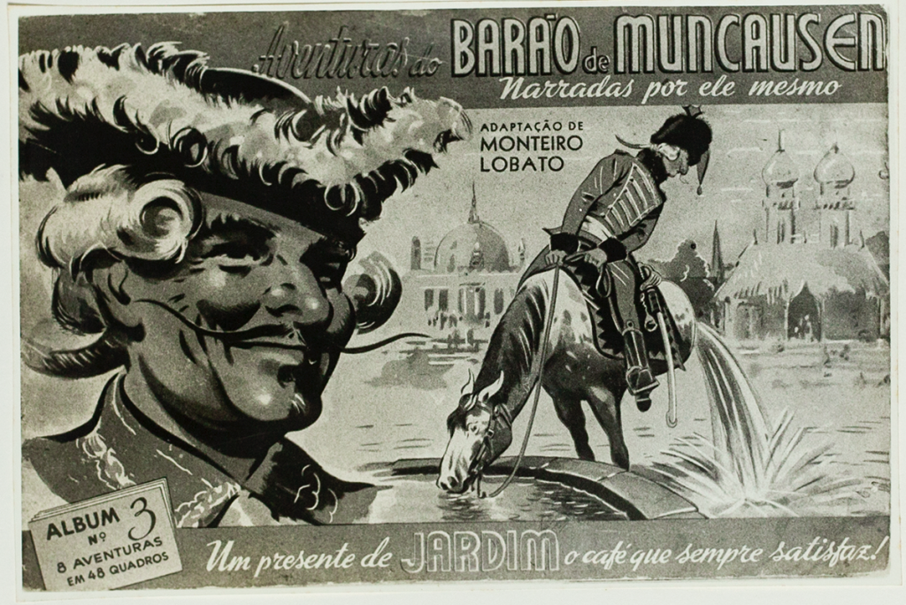 capa de álbum de figurinhas onde vemos o Barão de Munchausen em close - homem branco de peruca branca e bigodes longos e finos, usando roupas antigas de nobres europeus e, ao lado, ele montando em um cavalo que bebe água mas, como o animal está cortado ao meio, sem sua parte posterior, a água jorra direto para o chão.
