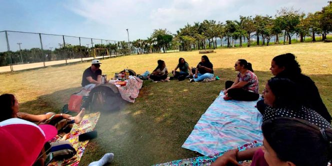 Entre nós: maternidade, pausa e presença