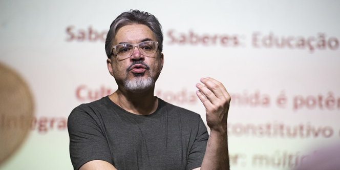 Helio Hitzine